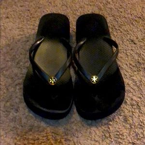 Tory Burch flip flops - size 8 - black